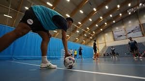 李玮锋：联赛中轴都是外援造成国足没人，这两年踢球孩子多了