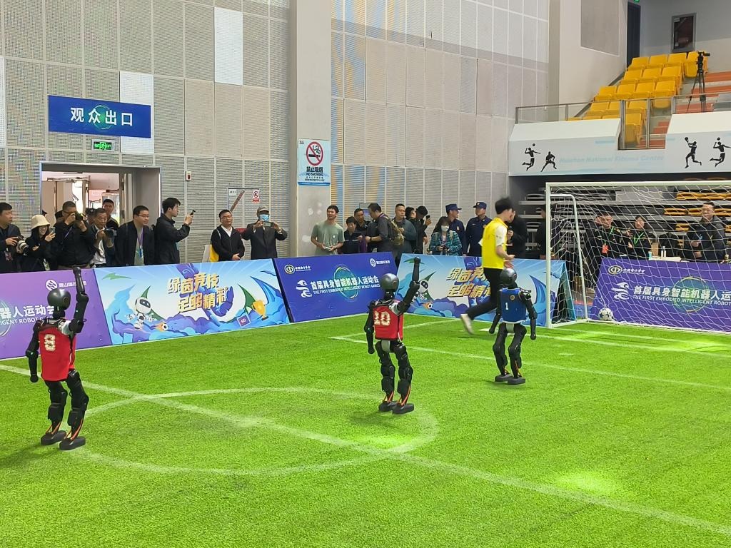 广厦男篮张帆末节绝杀福建